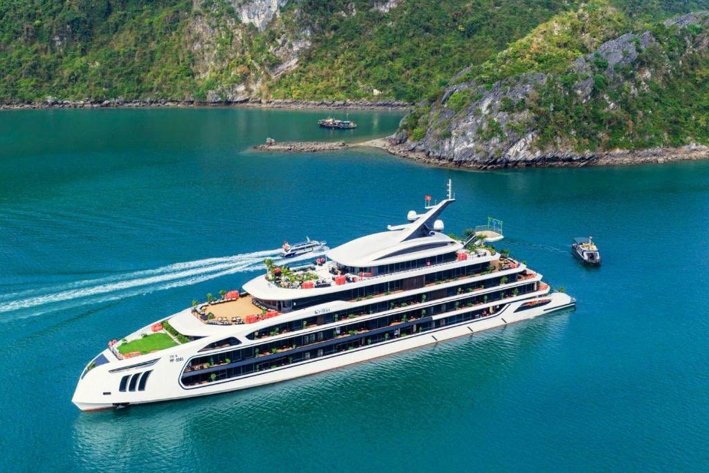 Celina of The Sea Cruise – Ha Long Bay